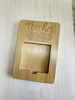 Houten op maat gepersonaliseerde bamboe plakkaarthouder voor kantoor