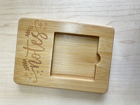 Houten op maat gepersonaliseerde bamboe plakkaarthouder voor kantoor