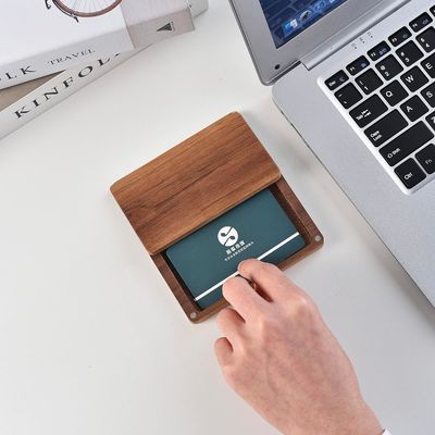 Zwarte walnoot hout vierkant kaartschuim met magnetische sluiting Houten visitekaartje houder