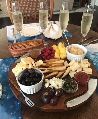 Aangepaste logo Acceptabele ronde groef Acacia snijplank met mes en spreider