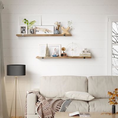 Muurgebouwde multifunctionele houten plank met metalen beugel