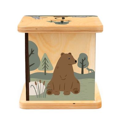 Houten piggy bank in eenvoudige kleur met aanpasbaar bosdierenontwerp
