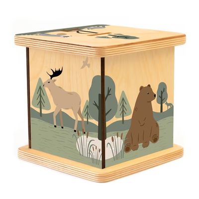 Houten piggy bank in eenvoudige kleur met aanpasbaar bosdierenontwerp