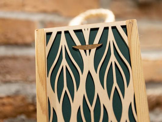 Rectangular houten wijndoos met verbrand afdrukken gepersonaliseerde verjaardag bruiloft