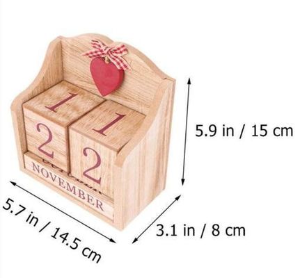 Houten adventskalender tafelspelletje met rustiek huis en Europese esthetiek