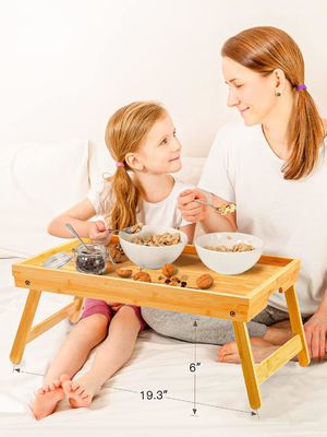 Ontbijt serveren Bamboe Bed Tray Tafel Moderne ontwerp 16,92 x 12,6 inch met vouwbenen