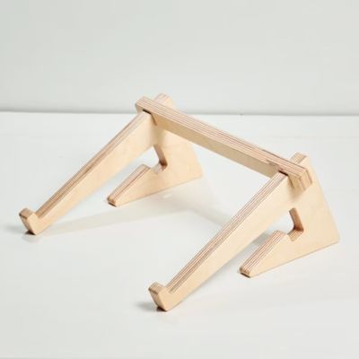 Aanvaardbaar OEM/ODM Houten laptopstand voor Mac Book Ergonomische werkruimte Bureauaccessoire