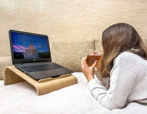 Functionele houten laptopstaand Ruimtebesparend Koeling Ventilatie Computer Desk Lifter