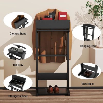 Gepersonaliseerd logo Houten kledingrek met planken en valet stand