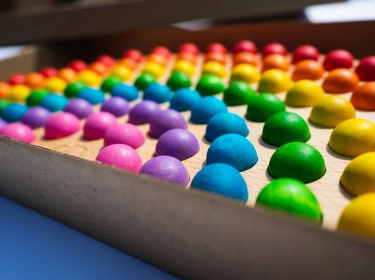 Handgemaakt houten Montessori regenboog kleuren leer speelgoed voor 2-4 jaar oud op uw verzoek