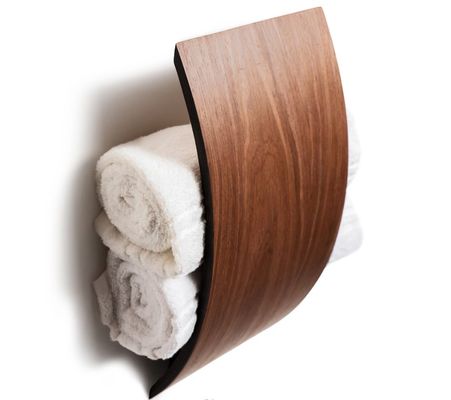 Functioneel ontwerp Houten handdoekenplank met aangepast logo en multifunctioneel ontwerp