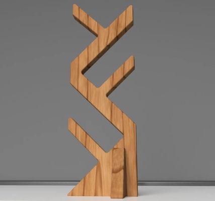 Dubbele laag houten plank voor stijlvolle en functionele vrijstaande toiletpapierhouder