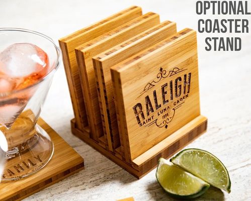 Achternaam-coasters met optionele houder gemaakt van bamboe, beek, walnoot, eik, MDF of dennen