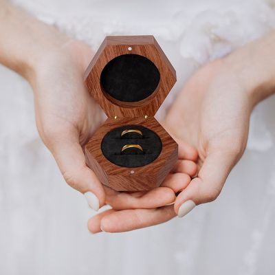 Massief hout Custom 2 Slots Gift Packaging Met Logo Houten Ring Box voor Verlovingsring