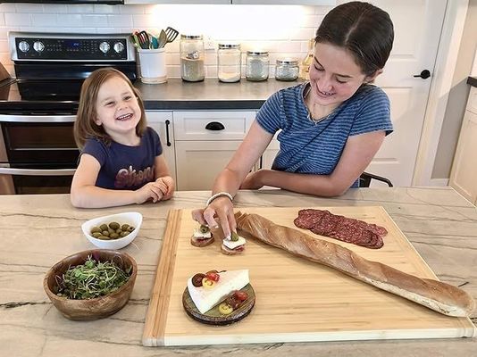 Versatile BSCI LFGB 8 Bamboe-uittrekkende snijplank van verschillende maten voor verschillende behoeften