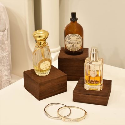 3 verschillende hoogtes staan Houten display risers Set Custom Logo Vernis Printing Handling