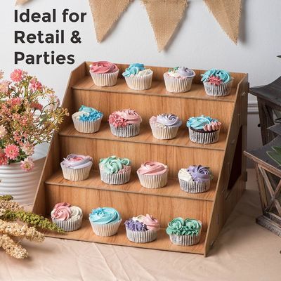 Functionele houten cupcake stand voor het weergeven van cakes en planten Proefproef gratis