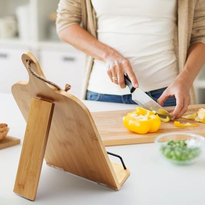 Eenvoudig kookboek staan met meetomrekening Grafiek Essentieel huishoudelijk artikel