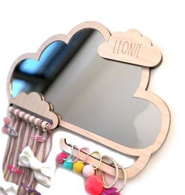 Op maat gemaakte wolkvormige houten kinderspiegel met haarclip en rubberbandhouder