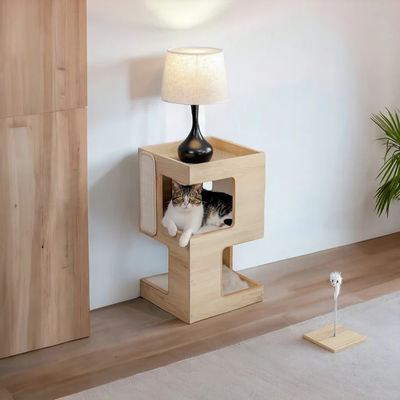 Op maat gemaakte vorm Cat Klim Scratcher speelgoedboom Moderne houten huisdieren cadeautjes voor Cat House