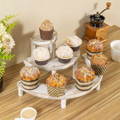 Gemaakte houten witgekalkte 3-delige set voor halfcirkel cupcake stand en display riser