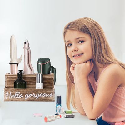 Hou uw badkamer gemakkelijk opgeruimd met deze houten haardroger en -regelaar