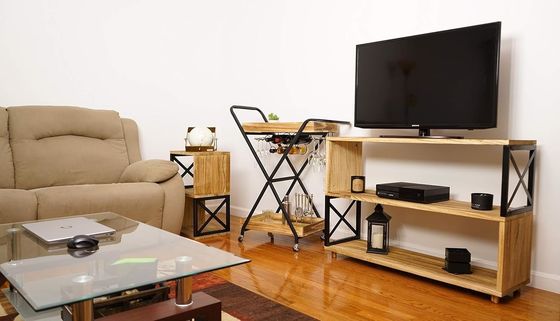 Natuurlijke houtkleur Woonkamer Metalen Moderne nachtkast Naast tafel voor kleine ruimtes