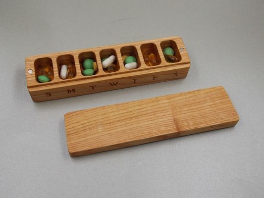 Mini Houten Doos Draagbare Geneesmiddelen Container 7 Dag Pill Case Organisator Natuur Ornament