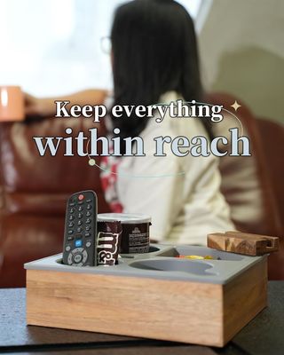 Gepersonaliseerd logo zachte siliconen acacia houten bank caddy voor snacks drankje afstandsbediening