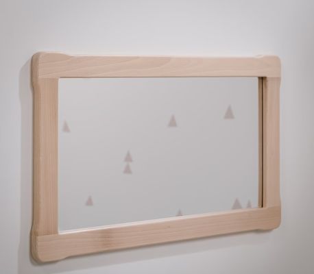 Montessori grote spiegel en lange op te trekken houten bar bespaart ruimte voor Chinese jaar gelegenheid