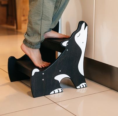 Grote hoeveelheid kinderstoel voor peuters Perfecte hulp in keuken en badkamer