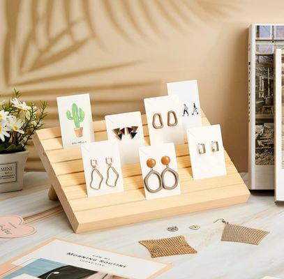 Functionele multifunctionele oorbelhouder voor georganiseerde sieraden display en opslag