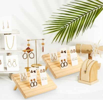 Functionele multifunctionele oorbelhouder voor georganiseerde sieraden display en opslag