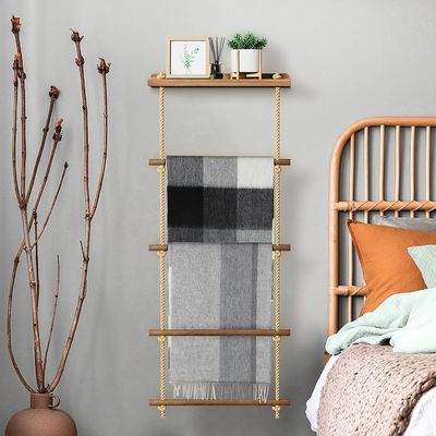 5-laagse houten ladderplank Rustieke dekbedrek voor de opslag van dekens op de boerderij