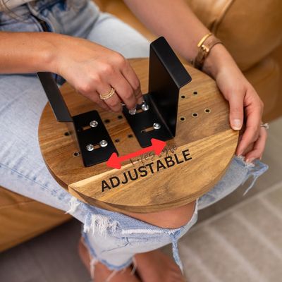 Gepersonaliseerde logo acacia bankbak voor milieuvriendelijke verstelbare houten bank arm tafel