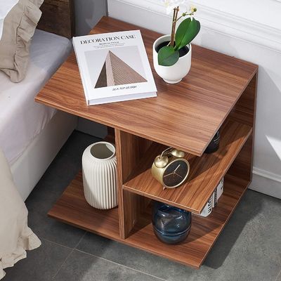 Bedkamermeubilair Moderne nachtkast van notenhout met rollende wielen en open plank