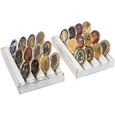 Geverfd Bruin 4 Rijen Brandhout Militaire Uitdaging Munt Display Holder Stand 4x6x1 inch