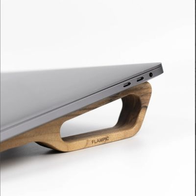 Houten laptophouder voor Macbook Ruimtebesparende en stijlvolle bureauaccessoire