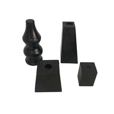 Houten tafelbenen en meubelbedekking met op maat gemaakte houten meubel accessoires