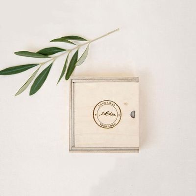 Kleine vierkante houten gesneden verpakkingsdoos met schuifdeksel milieuvriendelijk en elegant ontwerp