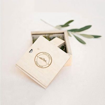 Kleine vierkante houten gesneden verpakkingsdoos met schuifdeksel milieuvriendelijk en elegant ontwerp