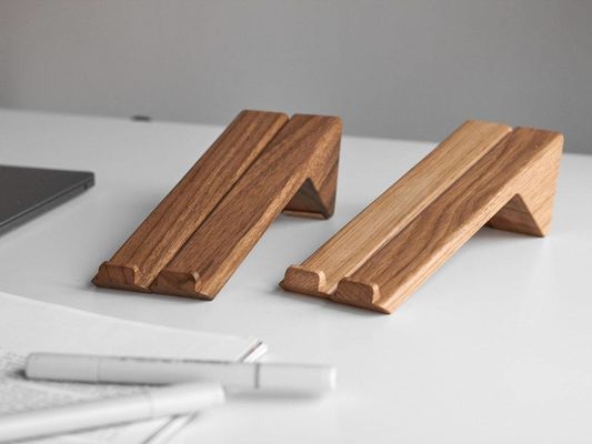 Houten laptopstaand voor woonkamer