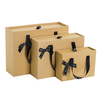 Prentwerk met embossing Verwerking op maat Aanvaard papier laden cadeaubon met handvat