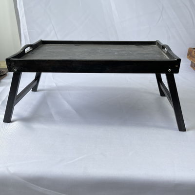 Zilkschermdrukken Natuurlijke ontbijt Houten bedtray met opvouwbare benen Keuken serveren