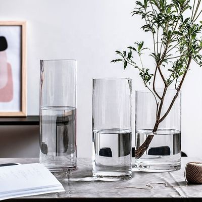 Doorzichtige glazen cilindervazen Minimalistische ontwerpstijl Perfect voor bruiloftscentrumstukken
