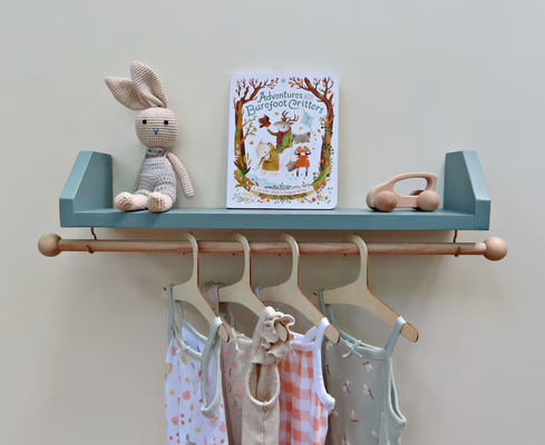 Als uw verzoek Blauwe kleuterplank met kleding hanger Organiseer de kleding van uw kind