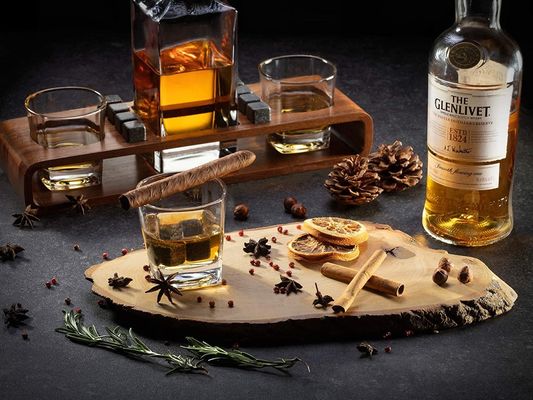 Aangepaste Whisky Decanter Set met houten stand en koelstenen voor feesten