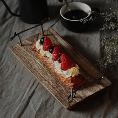 Rustieke natuurlijke houten servicebak met metalen handgrepen OEM ODM aanvaard