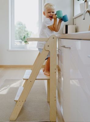 Opvouwbare leerstapstoel Gemeentelijke grootte of aangepaste Montessori-meubilair Hulptoren