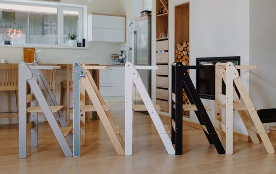 Opvouwbare leerstapstoel Gemeentelijke grootte of aangepaste Montessori-meubilair Hulptoren